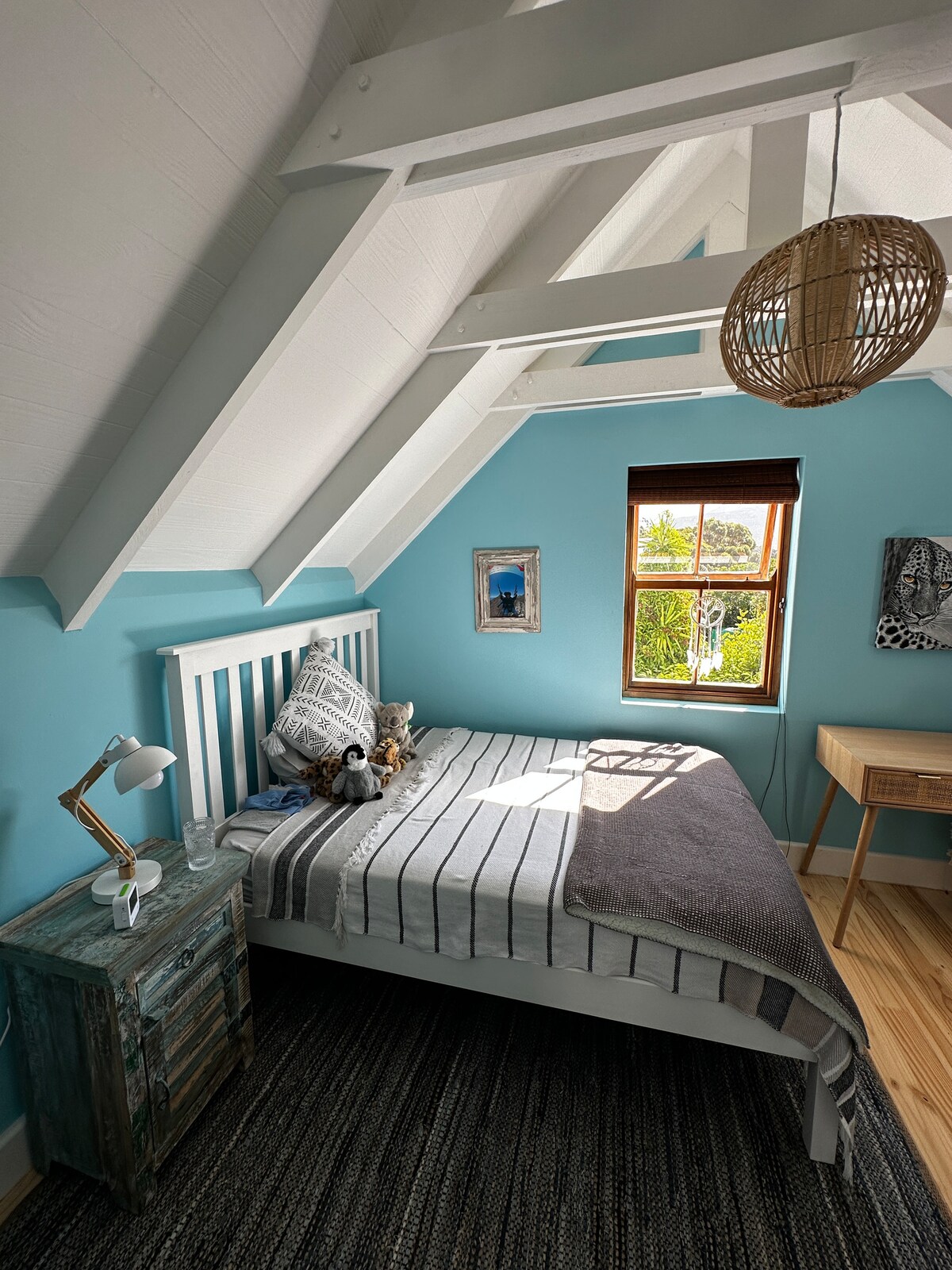 Საძინებელი 3 140 სმ საწოლით