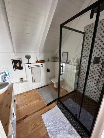 Cosy house in paradise, no loadshedding! gallery image 5