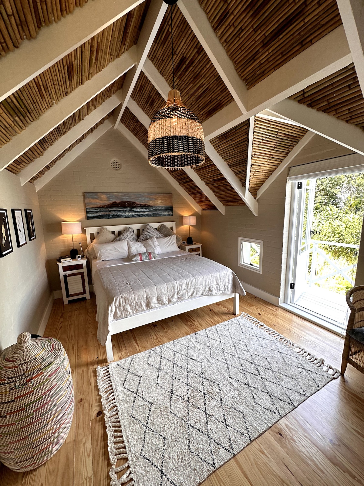 1 საძინებელი 193 × 203 სმ ზომის საწოლით