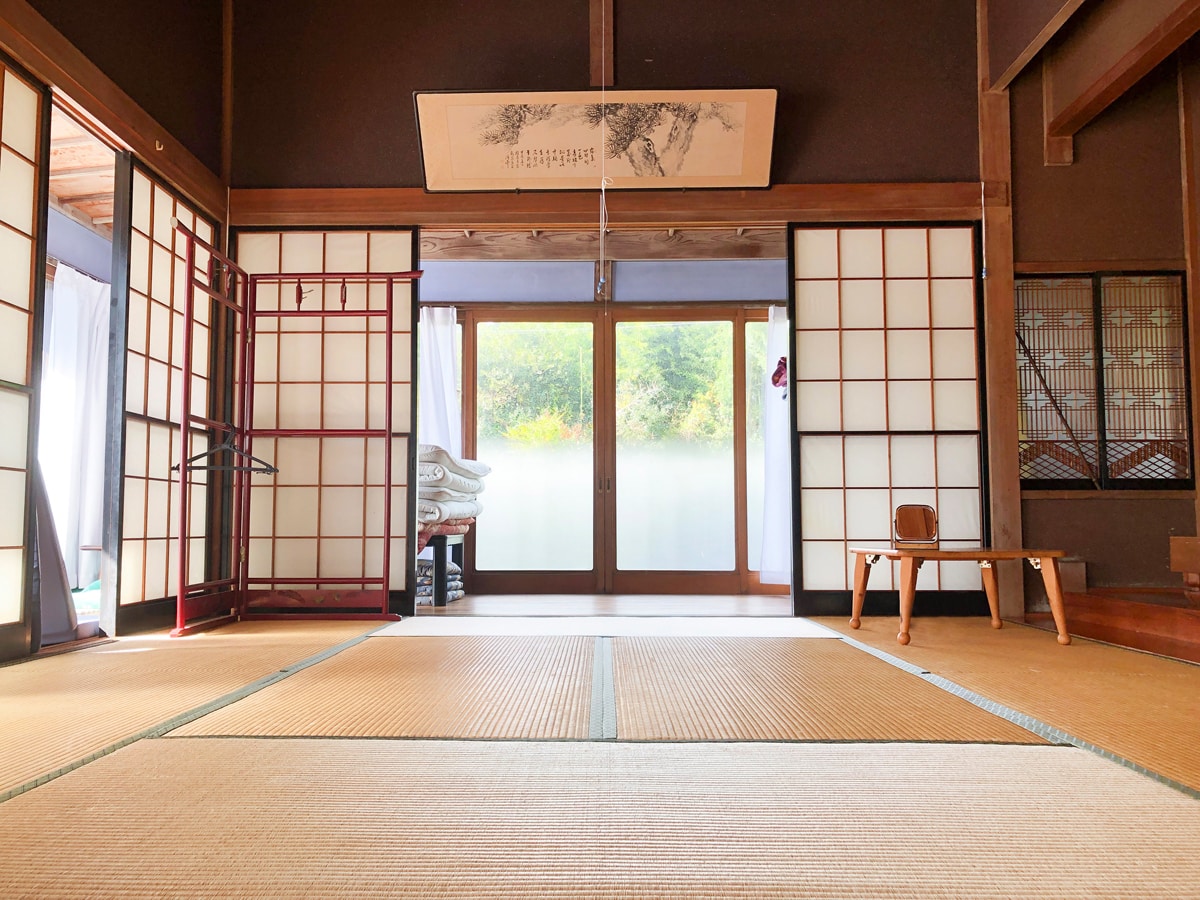[Соба] Престојувајте во пространа соба во јапонски стил со 28 татами душеци и почувствувајте ја традицијата на Јапонија.Опуштете се во релаксирачки простор