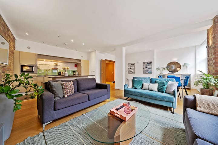 Spitalfields Sanctuary: 2 Bed 2 Bath 100sqm Apart