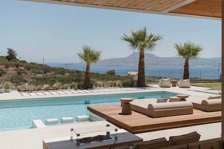 Villa Niolos I, Elegant Villa with Souda Bay Views