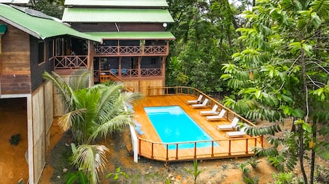 Ultimate Group Retreat |Breakfast,Pool,Bar & Views