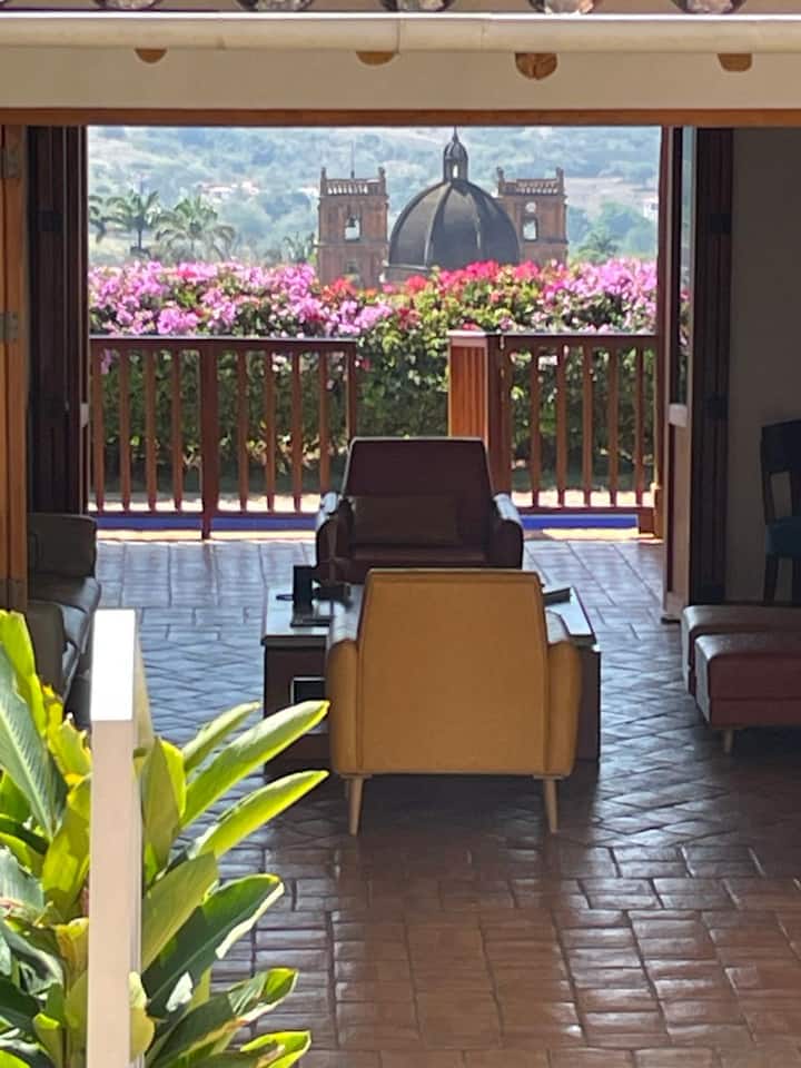 Con La Vista Más Linda
Casa Guatiguará
4 Hab 11 P. - Barichara