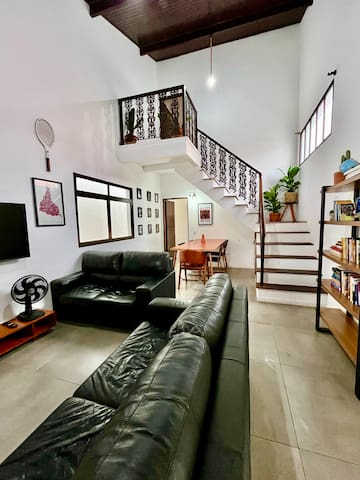 Entire home with 3 bedrooms in Praia Grande - Casa c/ piscina climatizada a 150 metros da praia