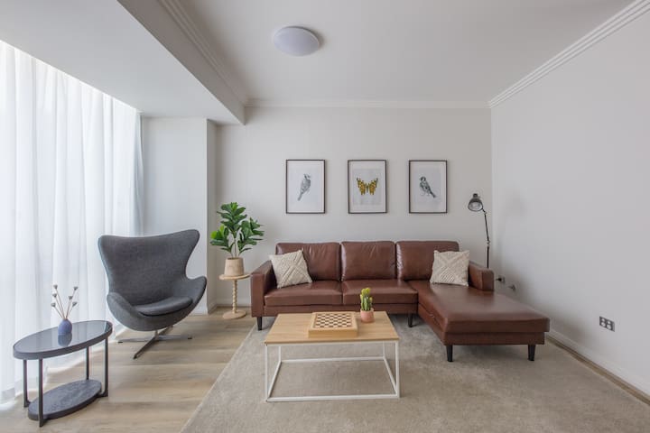 Stunning 5-bedroom townhouse near Olympic Park