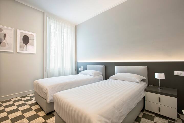 New Bright 3 Bedroom Home by Trastevere & Vatican gallery image 3