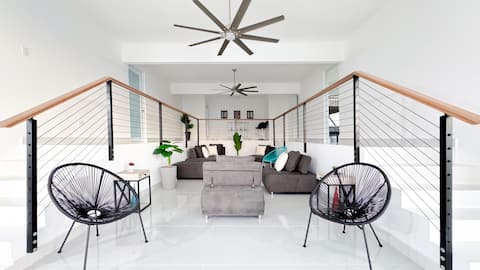 Successful Airbnb property: Cassablanca On The Hill: Pool & Amazing Views in Bayamón