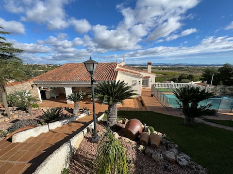 Villa Pinos - private pool and valley views