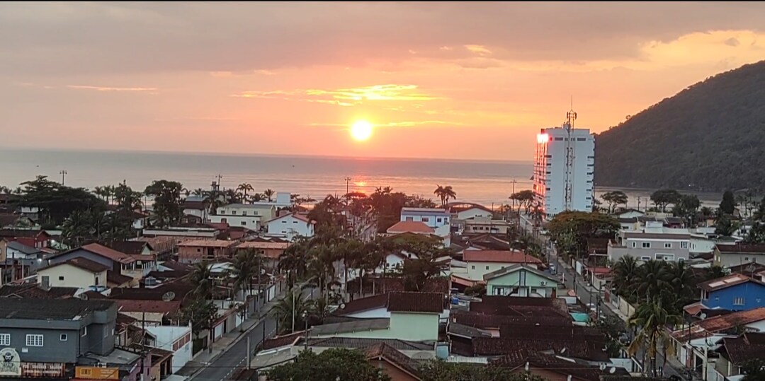Top performing Airbnb: New apartment overlooking the ocean Bertioga center in Bertioga