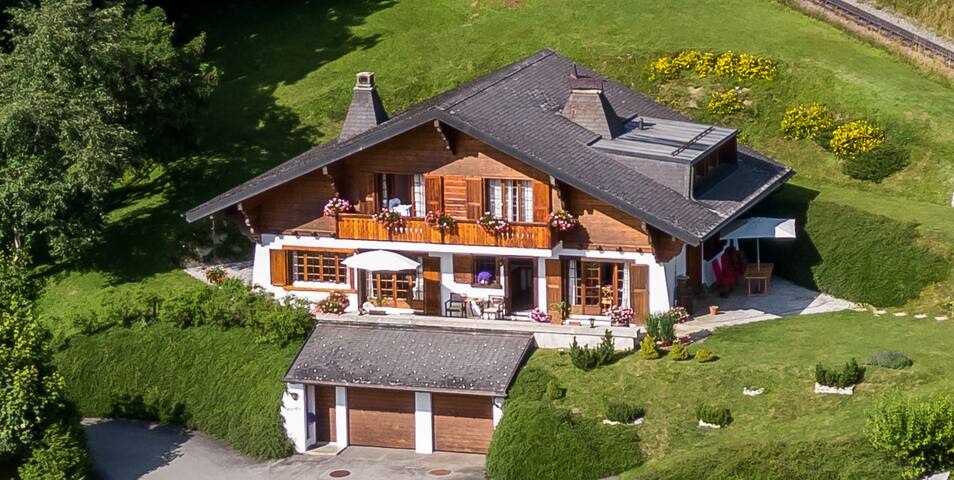 300sq m ski in/ski out Chalet with stunning view gallery image 2
