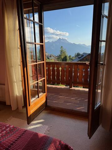 300sq m ski in/ski out Chalet with stunning view gallery image 3