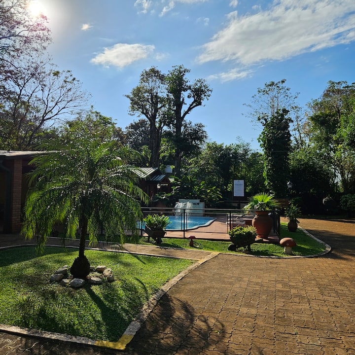 Cabin With Pool Surrounded By Nature - Puerto Iguazú