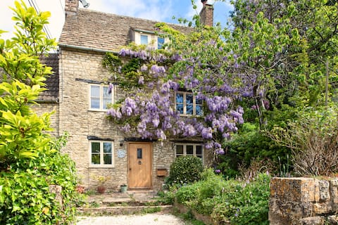 Chicory Cottage: Beautiful Cotswolds Home + EV ch.