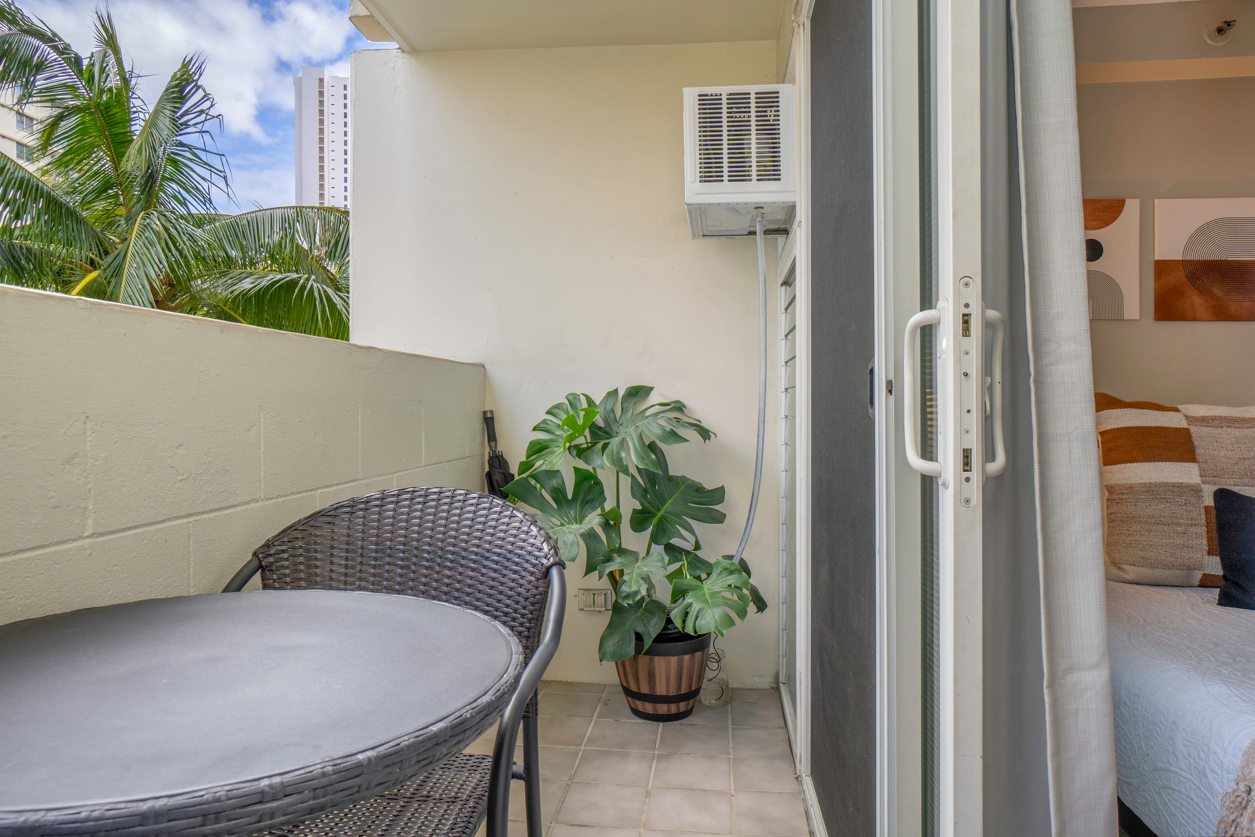 Cozy Studio, Close to the Beach, Wi-fi - Image 9