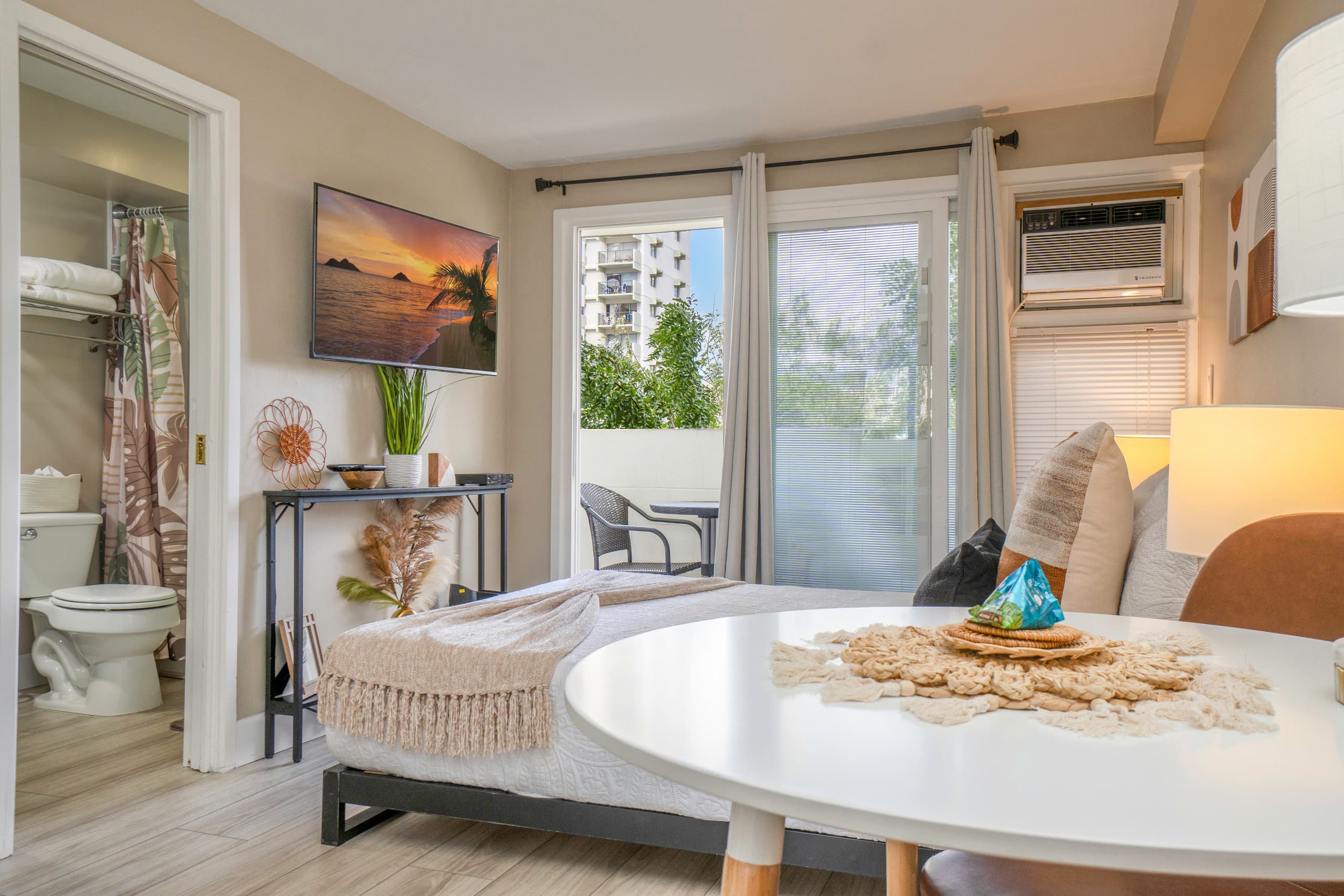 Cozy Studio, Close to the Beach, Wi-fi - Image 2