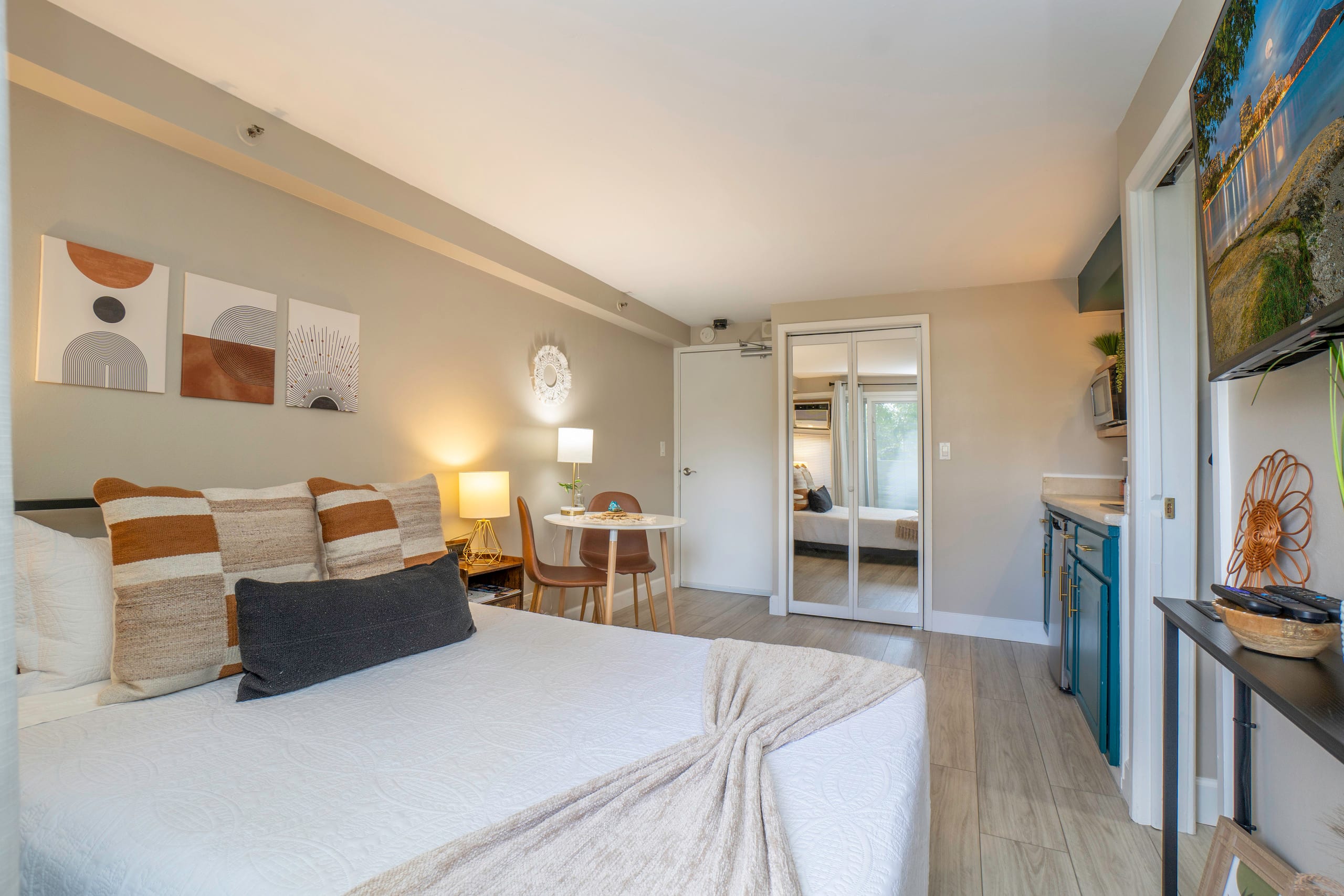 Cozy Studio, Close to the Beach, Wi-fi - Image 18