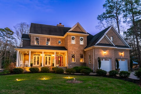 Luxury home, 1.5 miles to Assateague Island, Md.