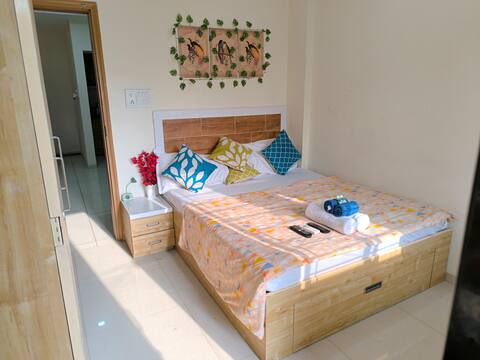 Orraica 304: Entire 1BHK Flat with AC & Wifi