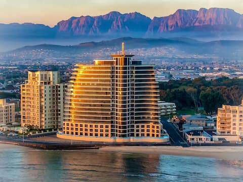 3-Bed Beachfront Apartment Right on The Water