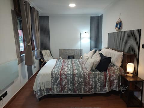 Sea views, cozy, complete. Center, beach.