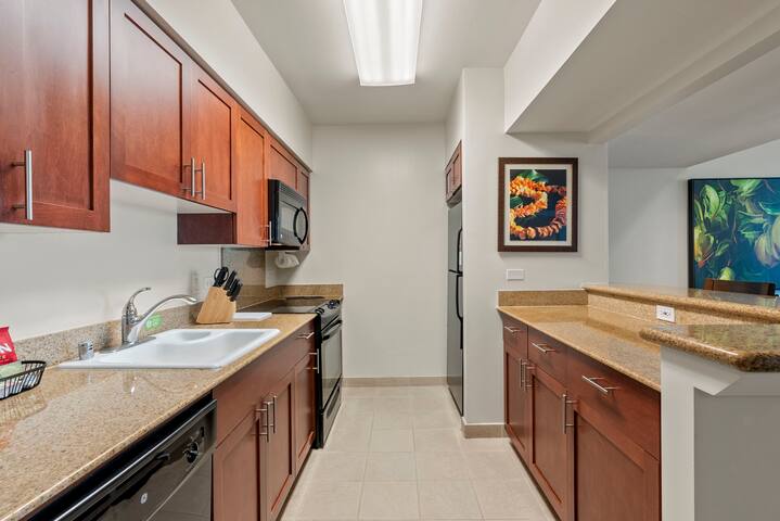 2BR Non-Ocean View at Oceanfront Hilton Resort gallery image 5