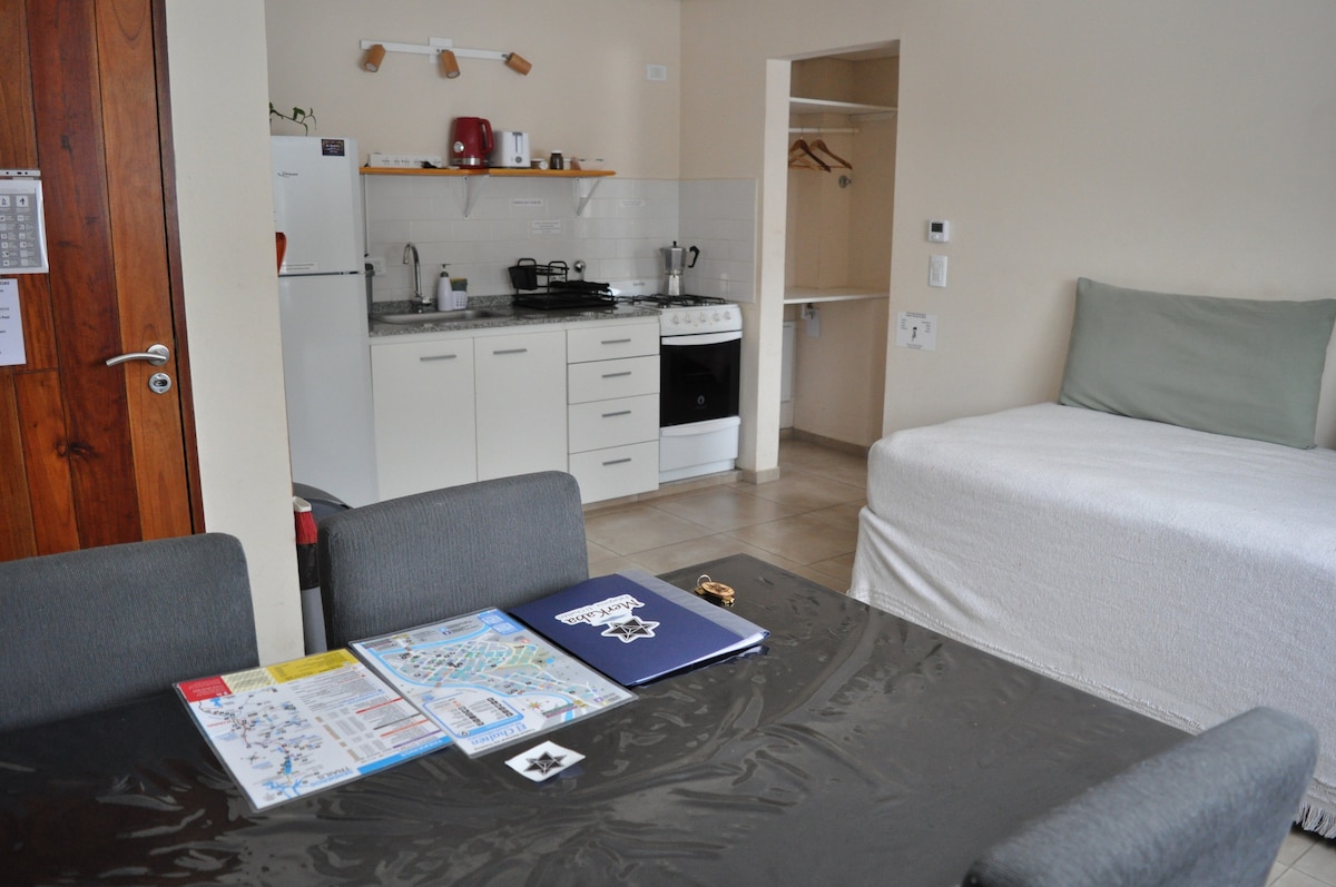 Top Airbnb: One bedroom apartment with shared yoga space J in El Chaltén