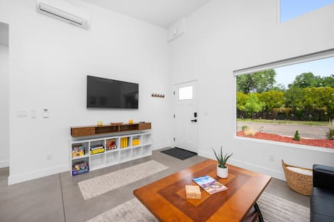 Top performing Airbnb: Brand new, modern 1-bedroom. in Grand Junction
