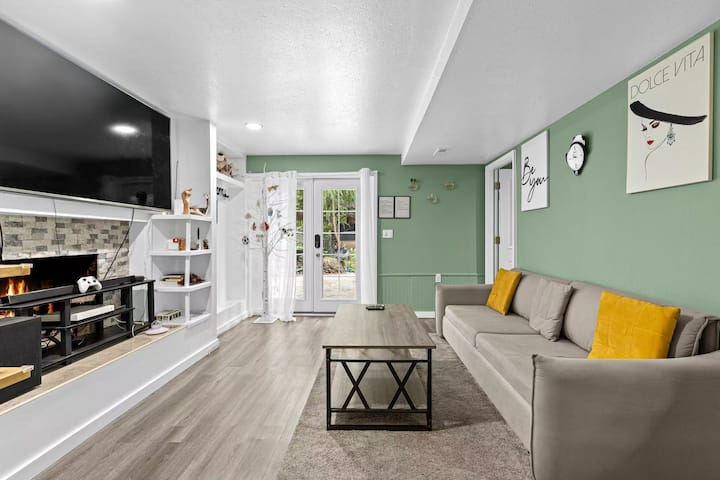 Garden Suite · 2br Stay W/ Hot Tub, Sauna & Bbq - Everett, WA