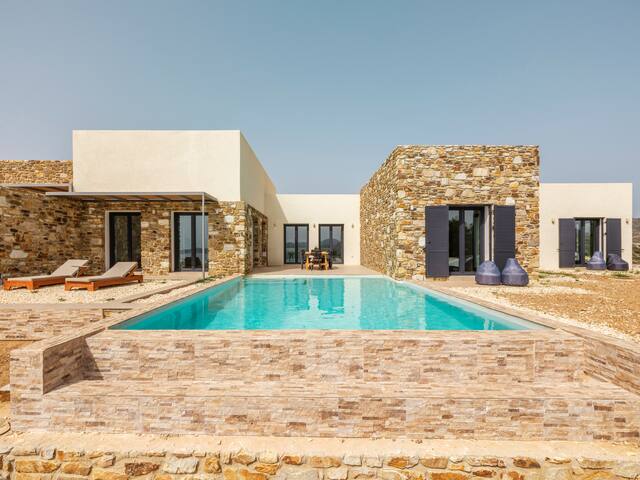 Luxurious Villa In Antiparos gallery image 3