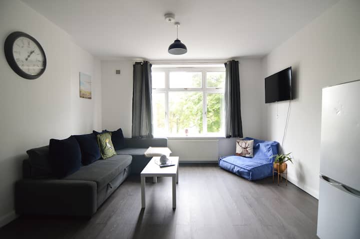 Contemporary 3 Bedroom Flat - Kirkcaldy