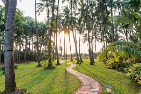 6 BHK Beach Facing Villa in Alibaug