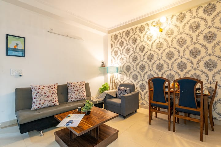 Homlee-vintage 2bhk-fort View-bharat Mandapam-ndls - New Delhi