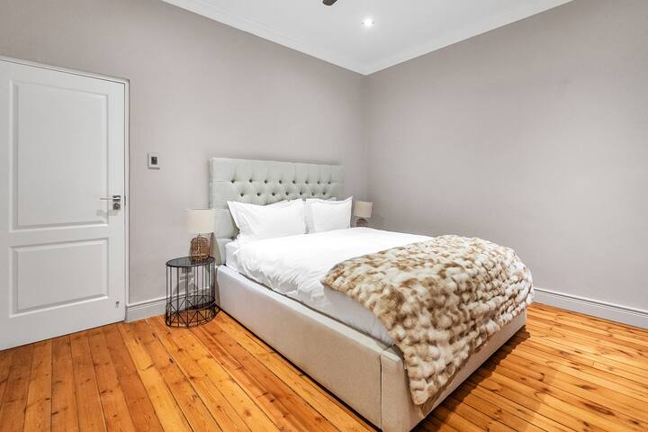 Sea Point Luxury Escape with Private Pool gallery image 4