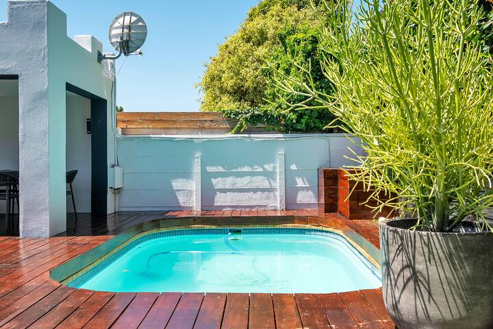 Sea Point Luxury Escape with Private Pool gallery image 5