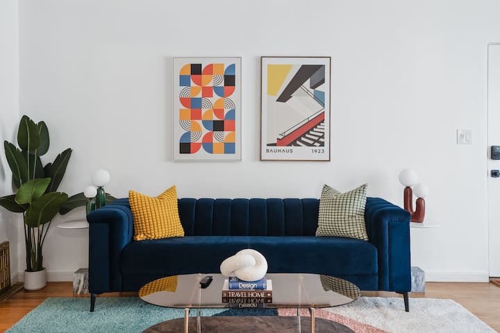 Walkable near DT, Zoo, Seaworld w/HotTub & Parking