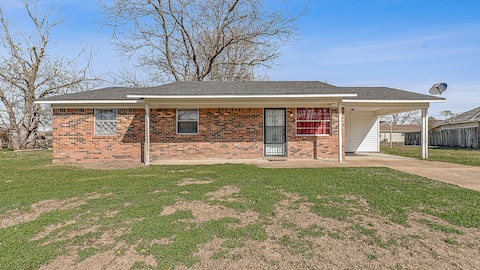 Spacious 4-Bedroom Home Near Big River Steel