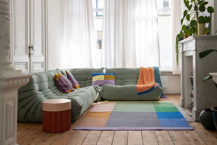 Renovated 1800s townhouse in trendy neighbourhood gallery image 3