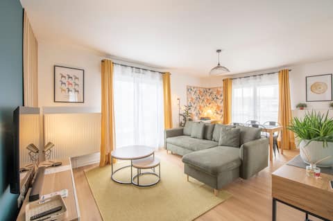 Popular Airbnb listing: Apt CosyLux Paris la Défense Arena Parking Offered in Nanterre