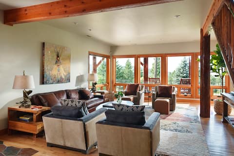 Top performing Airbnb: Luxury Lake View Mountain Escape in Montana