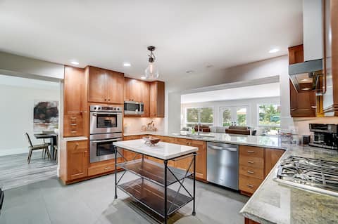 Seasonal Pool, Hot Tub, Game Room, Near State Park