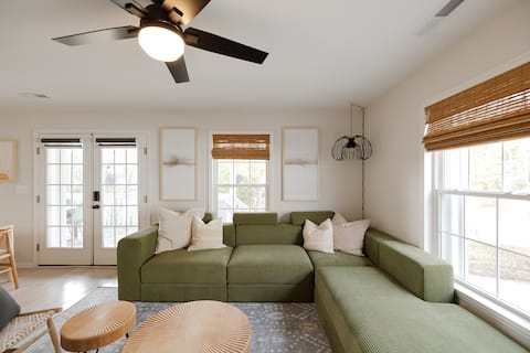 Top performing Airbnb: Epic Playroom, Close to Beach & Playground in Carolina Beach