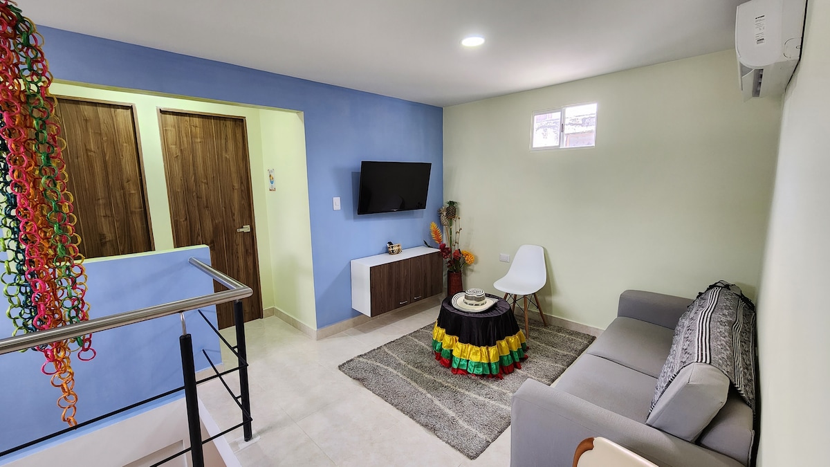 Კონდიცირებული მისაღები ოთახი, რომელიც მდებარეობს მეორე სართულზე 