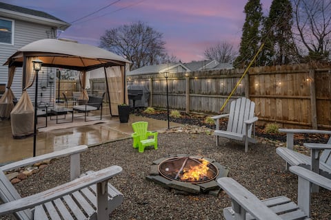 *Luxury* 2500 sq ft* 3 king beds*Weddings*Spacious