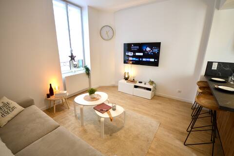 Bubbles of happiness - hyper center of Épernay