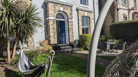 Popular, Spacious 4bd by Leeds Uni, Stadium, Arena