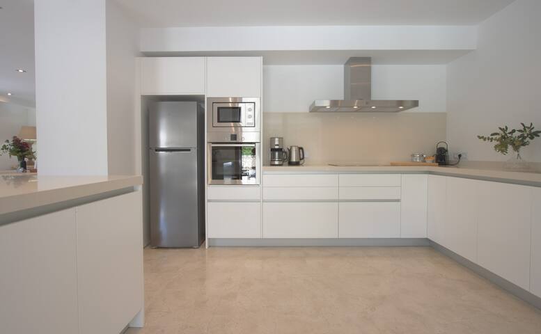 Fantastic villa with pool, in Pollença gallery image 4