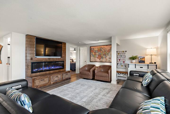 Long Lake Getaway (4br/2ba Lakefront) gallery image 3