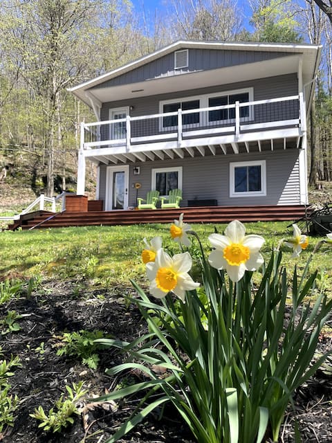 Hillside Hideaway | Experience
Burlington & Stowe