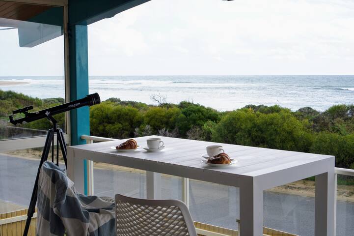 Front row views – Beach House Avalon gallery image 2